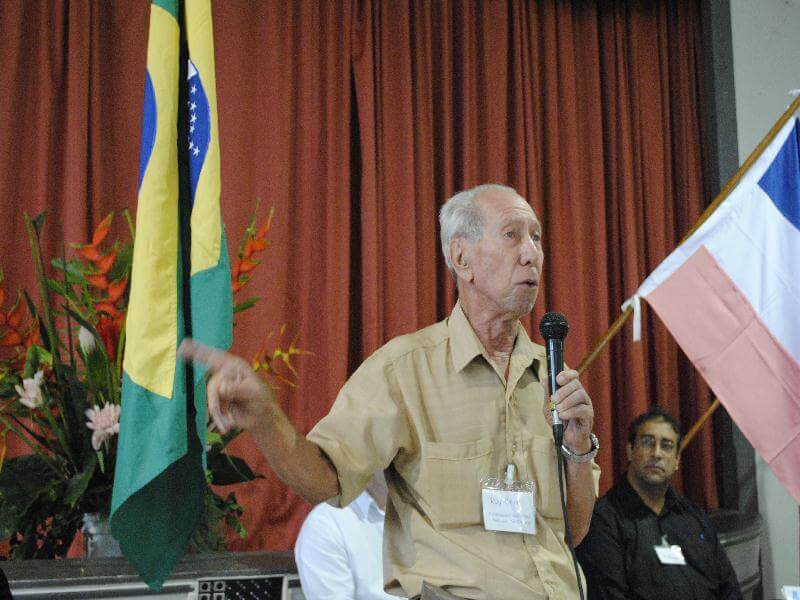 Fotografia do Dr. Ruy Gripp, engenheiro agrônomo, conhecido por sua dedicação à educação ambiental e ao progresso regional em Alto Jequitibá.